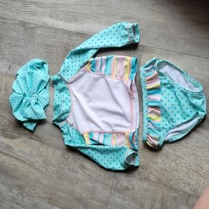 Baby swimsuit with swim cap